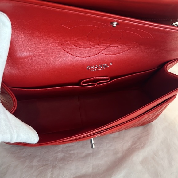 Chanel Quilted Jumbo Double Flap Bag - Picture 10 of 16